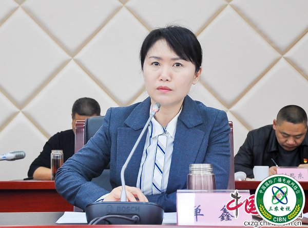 2自贡高新区党工委副书记、管委会主任单鑫讲话-(摄影-冯常英).jpg