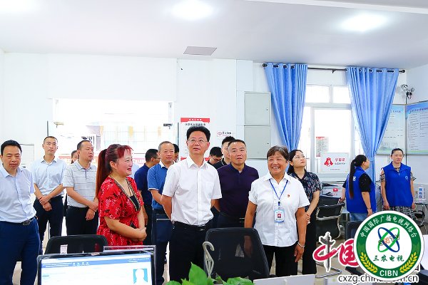 调研马草山社区便民服务中心.jpg