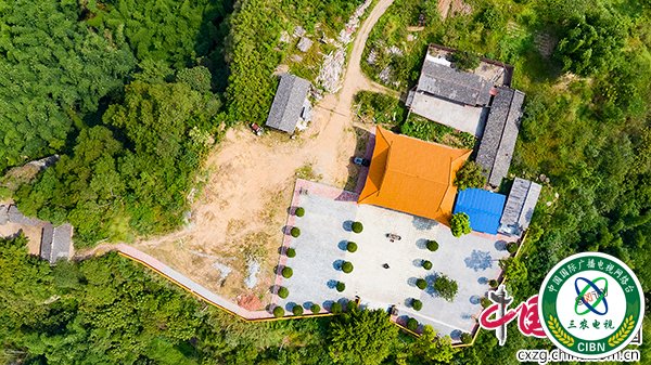 正在修建的葛仙山风景区（廖志全）.jpg