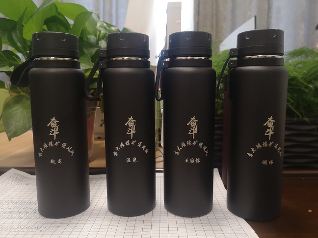 通风队私人订制保温水杯-蔡维文摄.jpg