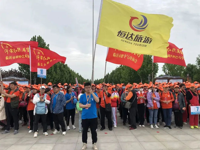 全省首趟红色旅游专列——齐鲁之星·凯旋号唱响太行山(5)512.jpg