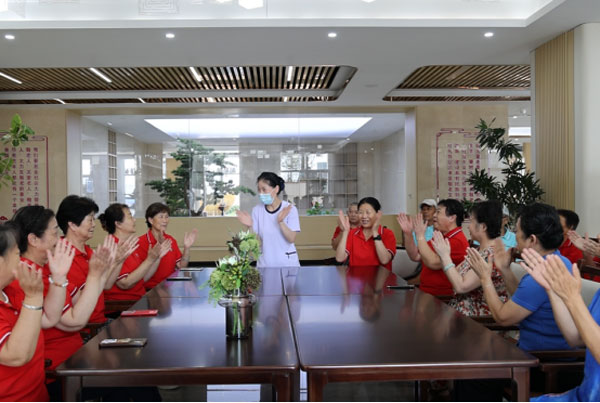 临沂凯旋智慧健康养老中心快乐管家让老人享受多元化精神文化生活678.jpg